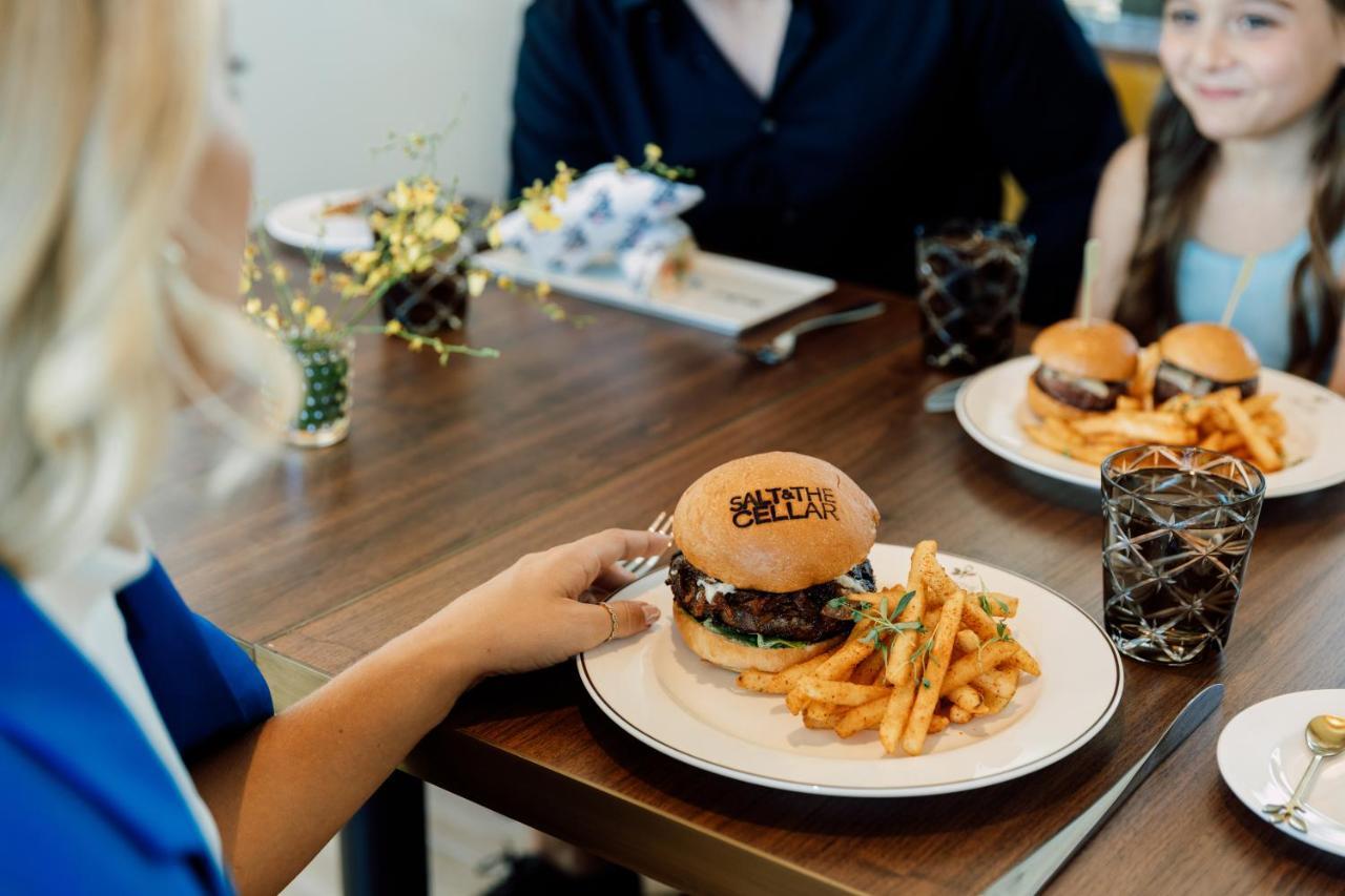Ette Luxury Hotel & Spa Four Corners Екстериор снимка A burger at Saint Cellas